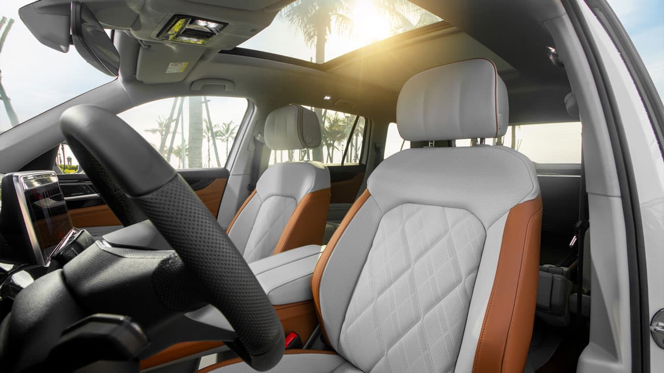 Cửa sổ trời toàn cảnh Panoramic Sunroof nâng cao sự thoải mái trong