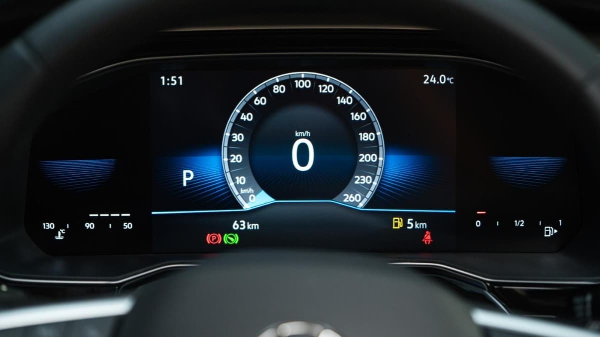 Đồng hồ trung tâm Digital Cockpit phiên bản Luxury